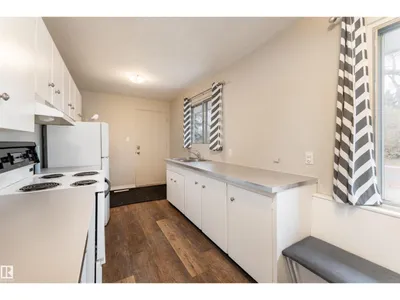 993 Cedar ST photo 10