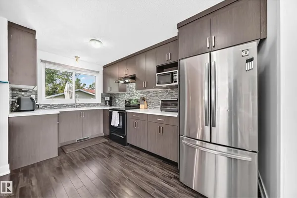 2112 36 ST NW photo 2