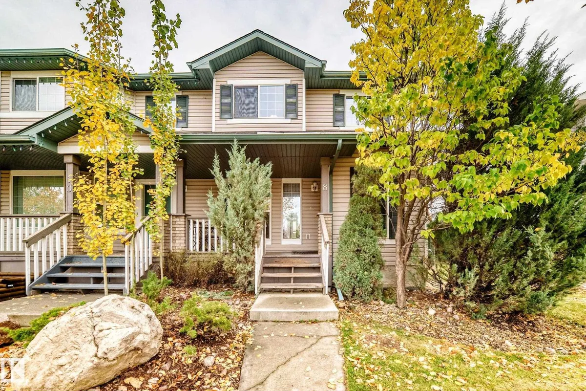 8 SPRUCE VILLAGE WY exterior