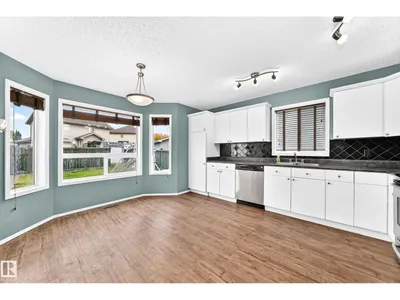 8 SPRUCE VILLAGE WY photo 9