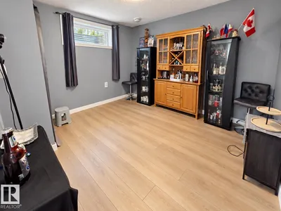 15135 43 ST NW photo 10