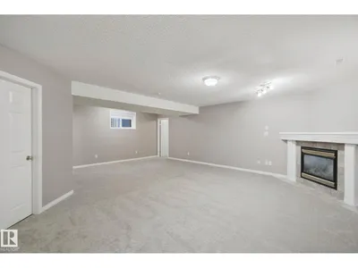 3316 26 ST NW photo 32
