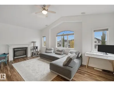 4113 158 AV NW photo 21
