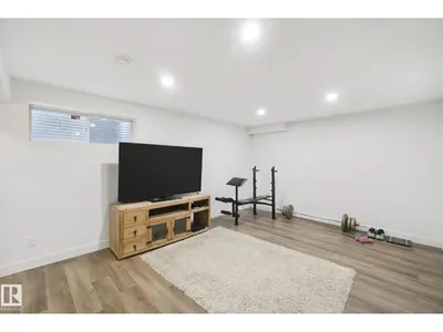 4113 158 AV NW photo 43