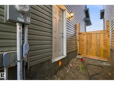 2214 54 ST SW SW photo 47