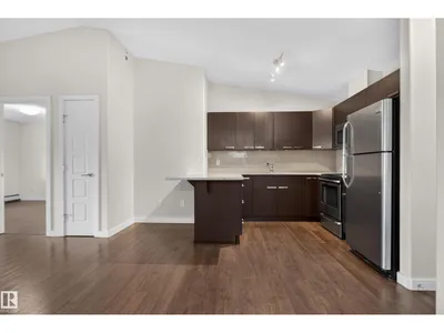 #401 14808 125 ST NW photo 7