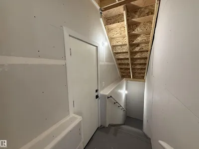 4215 63 ST photo 28