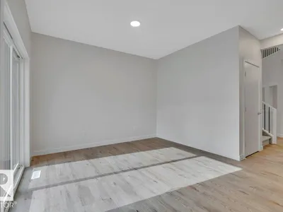 690 Bank DR photo 15