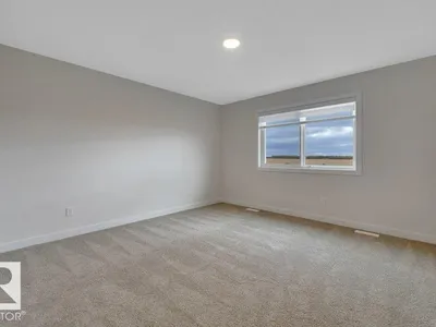 690 Bank DR photo 38
