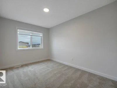 690 Bank DR photo 45