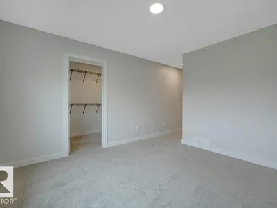 18647 19 AV NW photo 36
