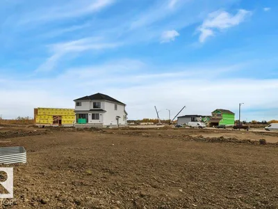 18647 19 AV NW photo 61