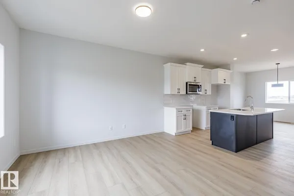3601 40 AV photo 3