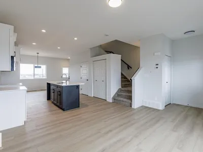 3601 40 AV photo 4