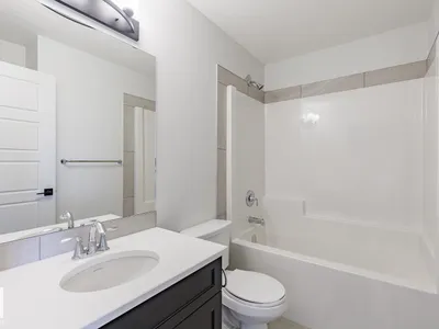 3601 40 AV photo 19