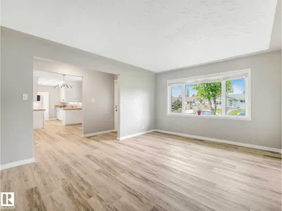 15916 88B AV NW photo 21