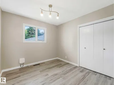 15916 88B AV NW photo 27