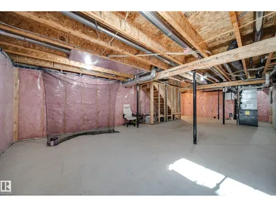 15927 13 AV SW photo 41