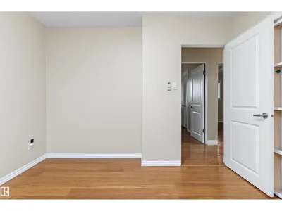 16166 110 A AV NW NW photo 17