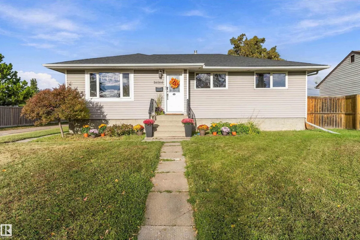 16166 110 A AV NW NW exterior