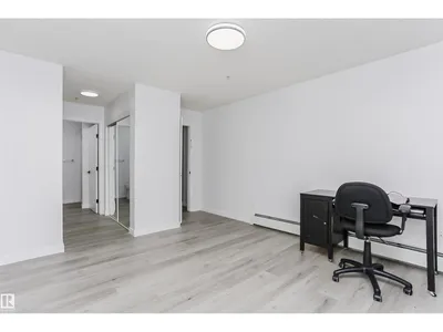 #124 10511 42 AV NW photo 19