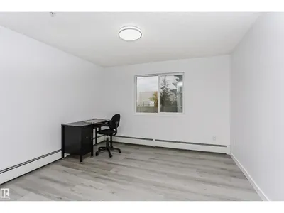 #124 10511 42 AV NW photo 18