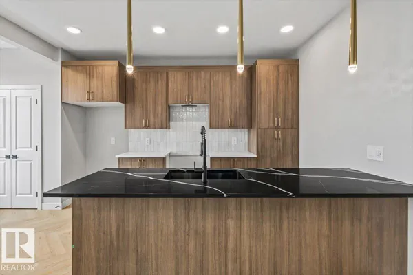 54 Cessy ST SE photo 2