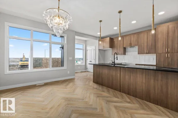 54 Cessy ST SE photo 3