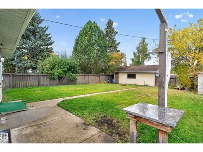 5504 105 AV NW photo 42