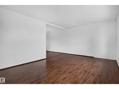 5504 105 AV NW photo 15