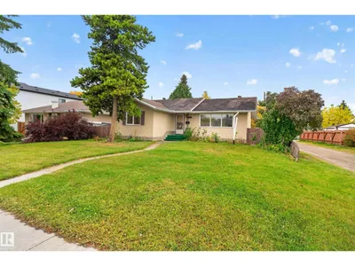 5504 105 AV NW photo 10