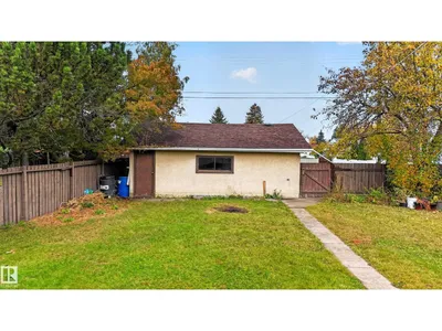 5504 105 AV NW photo 5