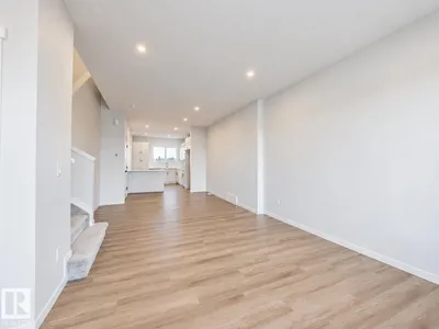 19552 30 AV NW photo 9