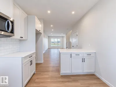 19552 30 AV NW photo 16