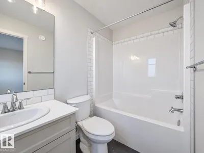 19552 30 AV NW photo 27