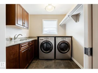 11122 52 ST NW photo 37