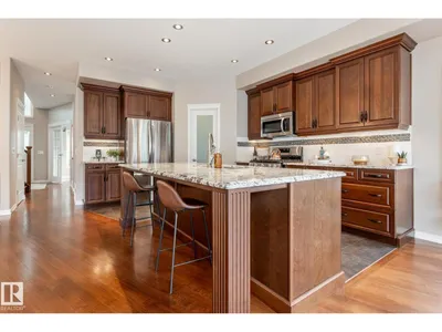 11122 52 ST NW photo 23