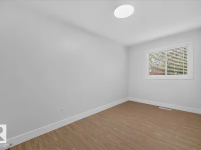 13246 59 ST NW photo 27