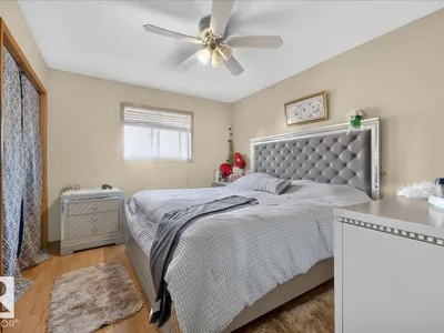 7923 161 AV NW photo 30