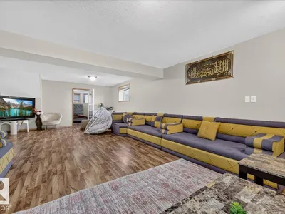 7923 161 AV NW photo 36