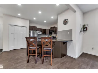 1517 27 AV NW photo 9