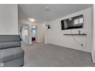 1517 27 AV NW photo 16