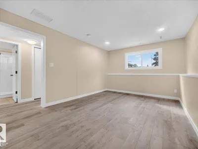 6703 32 AV NW photo 36