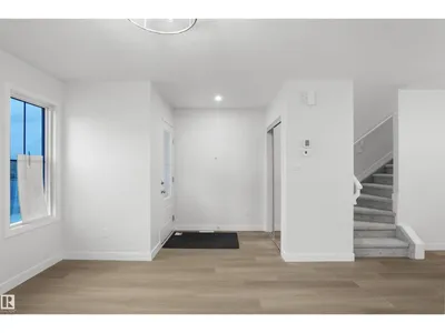 508 176 AV NE photo 4