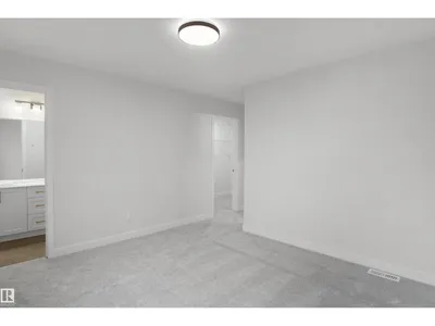 508 176 AV NE photo 21