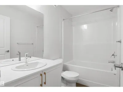 508 176 AV NE photo 25