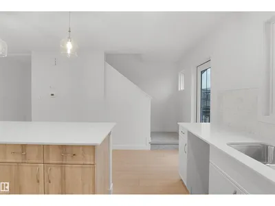 633 176 AV NE photo 15