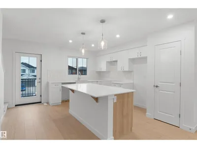 633 176 AV NE photo 13