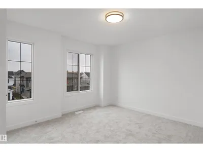 633 176 AV NE photo 23