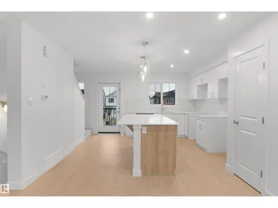 633 176 AV NE photo 12